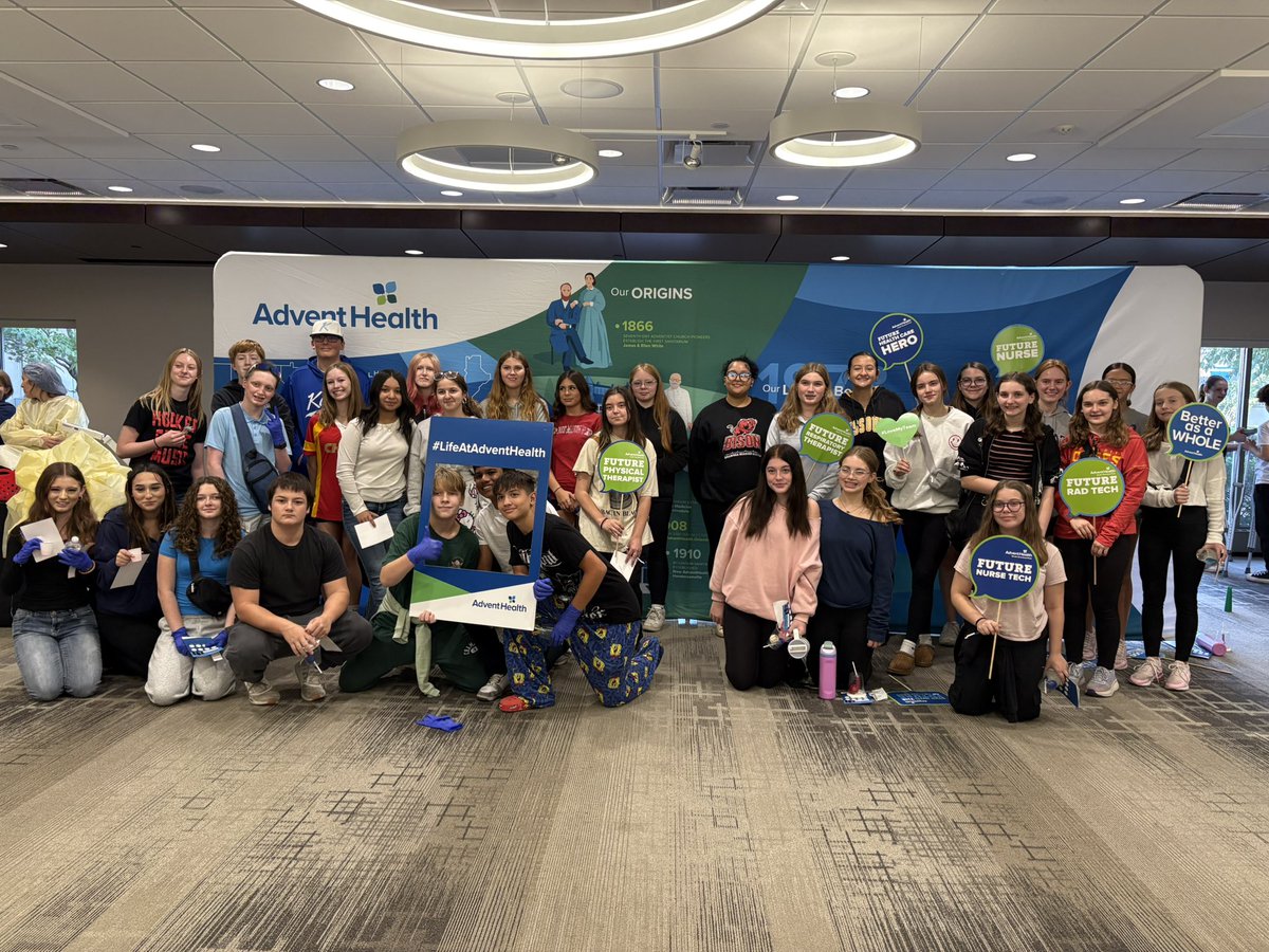 BrittSherer's tweet image. All 5 @theSMSD Middle Schools had some #realworldlearning experiences today at @AdventHealthKC These hands on experiences are crucial (and fun!) in exploring all career pathways! @HockerGroveMS @IHKnights @IWMSWolves @CounselingTMS @LauraHarsch1