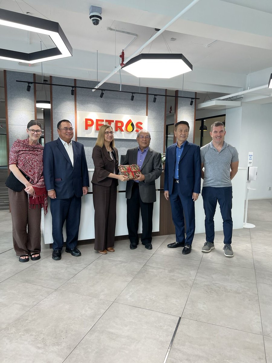 We are proud to share the work Tumu Whakarae | Vice-Chancellor Professor Cheryl de la Rey has been doing to strengthen UC’s global connections and partnerships in Malaysia and Singapore ✈ 

Over the past 10 days, Professor De la Rey has met with business leaders, donors, and