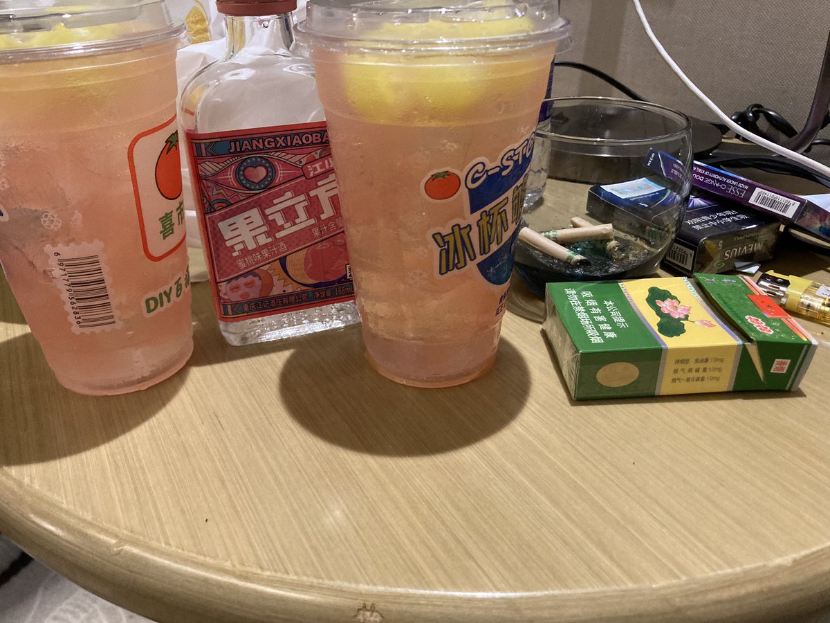 bikkkd's tweet photo. 一级调酒师 https://t.co/7iE4eKpxPV