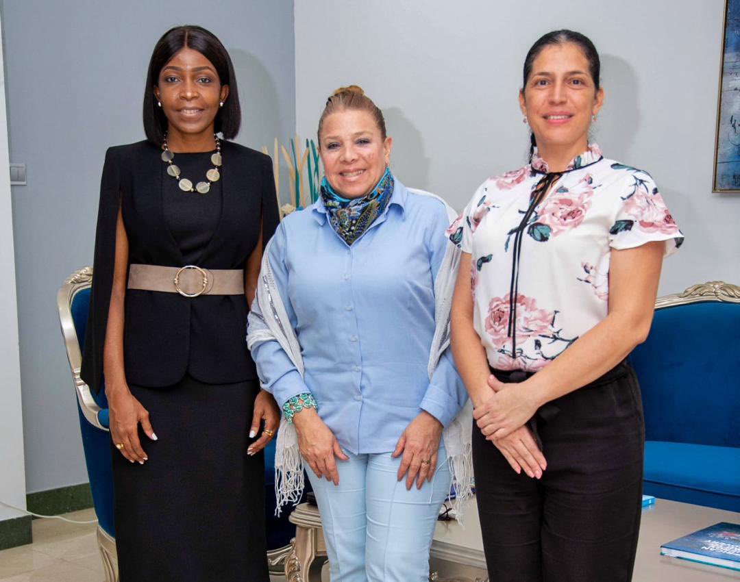 Nuestra dirección quiere que haya un intercambio de conocimientos, estrategias y sobre todo, colaboración entre <a href="/GEPetrolSA/">GEPetrol</a> y la compañía nacional de petróleo de Venezuela <a href="/PDVSA/">PDVSA</a>. 

Para ello, mantuve fructíferas conversaciones este jueves, con la Excma. Sra. Ana Margarita Pino