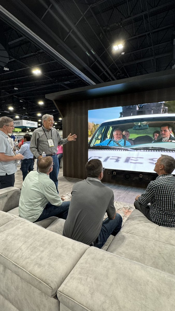 CEDIAExpo_CIX's tweet image. Happy #TechiesDay to all the brilliant minds pushing the boundaries of #smarthome and #ProAV technology! 💡

Your innovation is what drives the future of this industry, and we’re excited to continue showcasing your incredible work from #CEDIAExpo. 

#AVtweeps
📸: Emerald