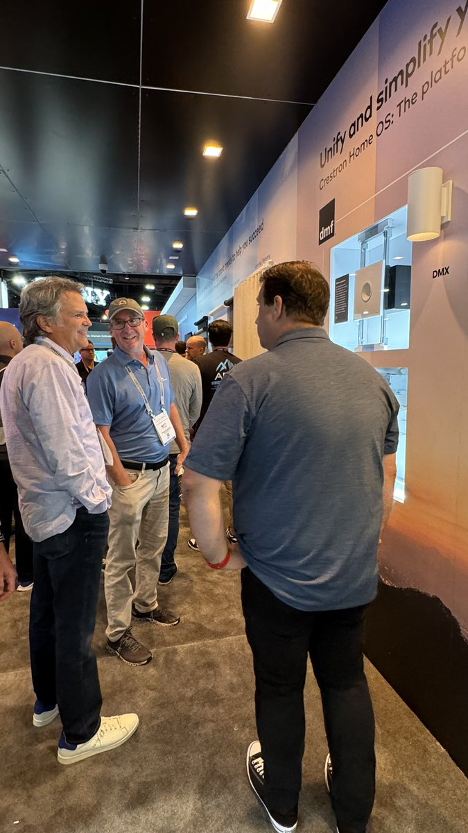CEDIAExpo_CIX's tweet image. Happy #TechiesDay to all the brilliant minds pushing the boundaries of #smarthome and #ProAV technology! 💡

Your innovation is what drives the future of this industry, and we’re excited to continue showcasing your incredible work from #CEDIAExpo. 

#AVtweeps
📸: Emerald