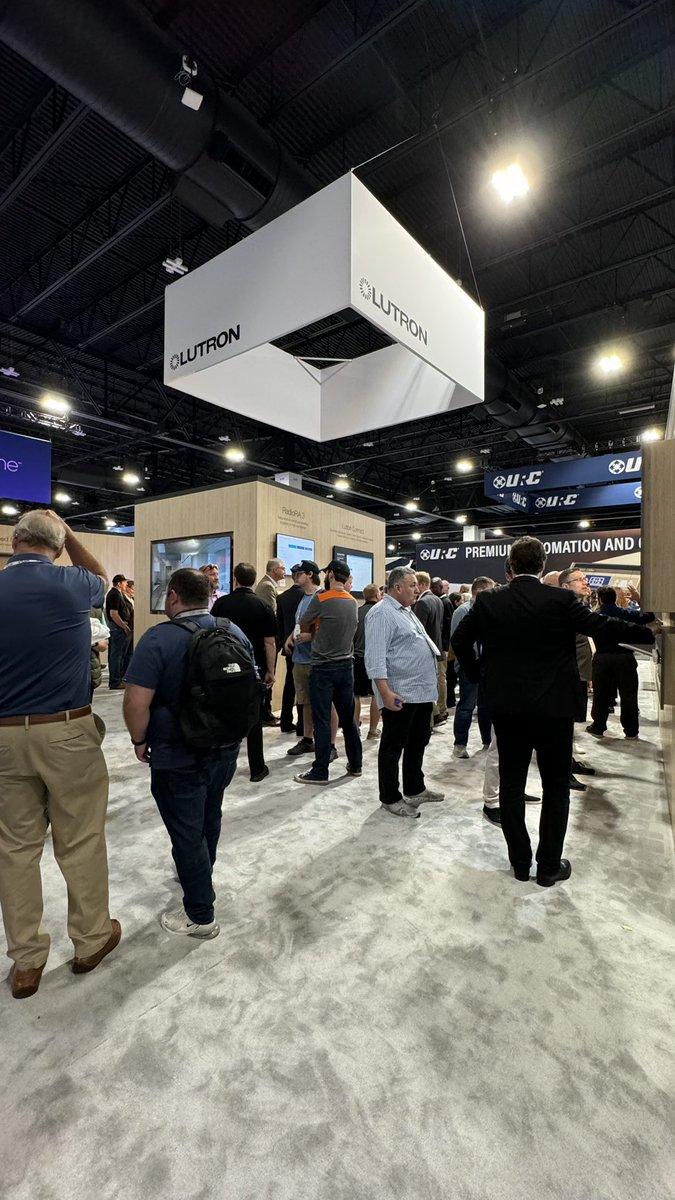 CEDIAExpo_CIX's tweet image. Happy #TechiesDay to all the brilliant minds pushing the boundaries of #smarthome and #ProAV technology! 💡

Your innovation is what drives the future of this industry, and we’re excited to continue showcasing your incredible work from #CEDIAExpo. 

#AVtweeps
📸: Emerald