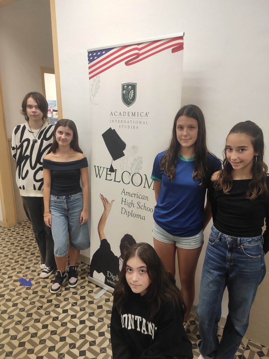 Escola Assís 🖥️🎼🎨📐 tweet media