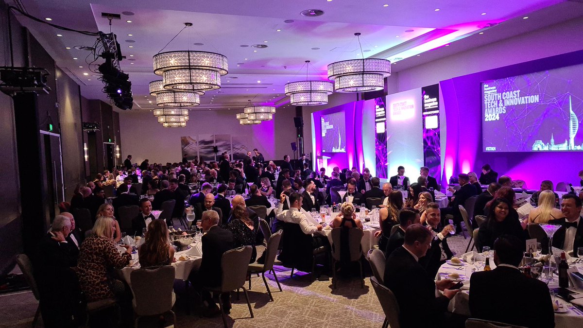 jonolder's tweet photo. The @ITDevLtd team have found their table and are sat waiting for proceedings to start. Looking like a fun evening with a beautiful setting.
#SCTIA24 #Celebrating #TechSolent https://t.co/qjn9ESThvE