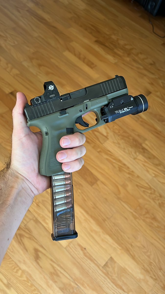 PetilloPierce's tweet photo. BLICK 🥱 @GLOCKInc @Streamlight https://t.co/NK9AyuUbHn