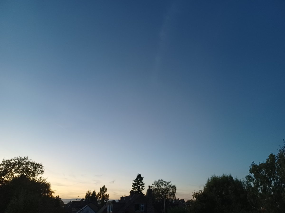 kernowmarco's tweet photo. Good evening, happy Thursday,  how's it going? Photos taken just now, looking good! 😁 https://t.co/fy7Cfh5RYG