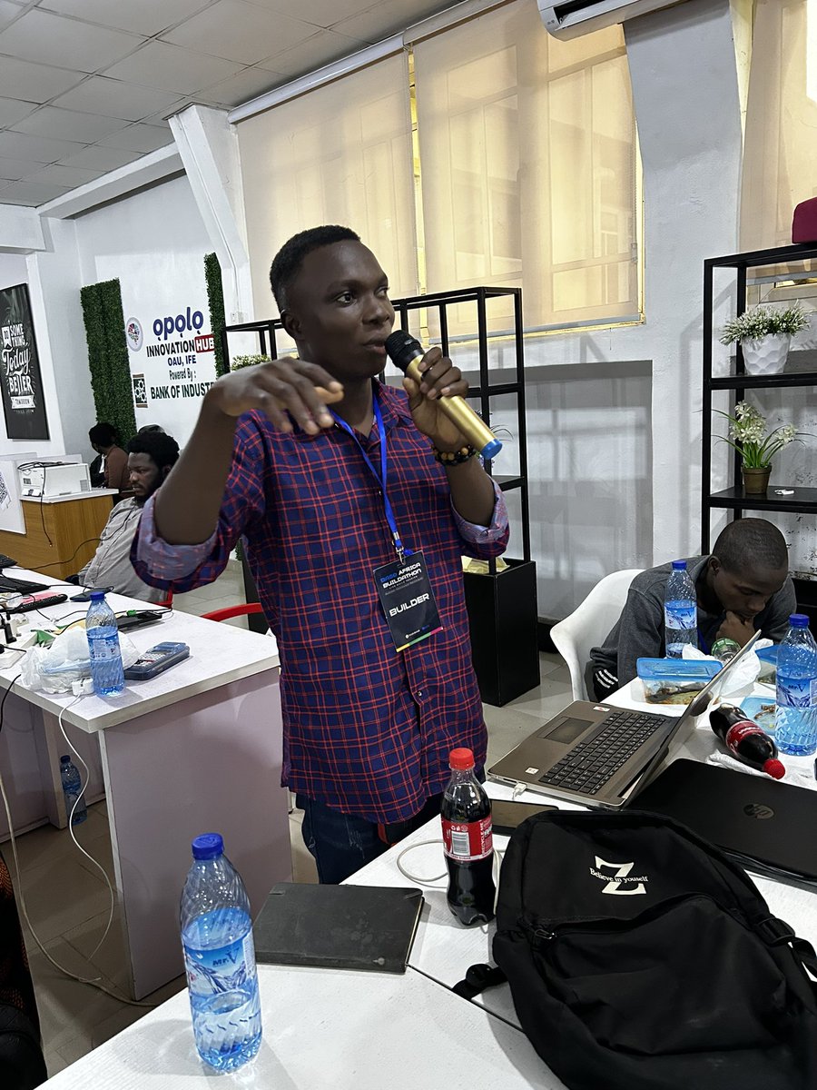 The3rdinternet's tweet image. Some of the amazing builders here shared their ideas at the ife hack day

#basedafricabuildathon #ifehackday @base @Sir_Damilare @CryptoStatuette