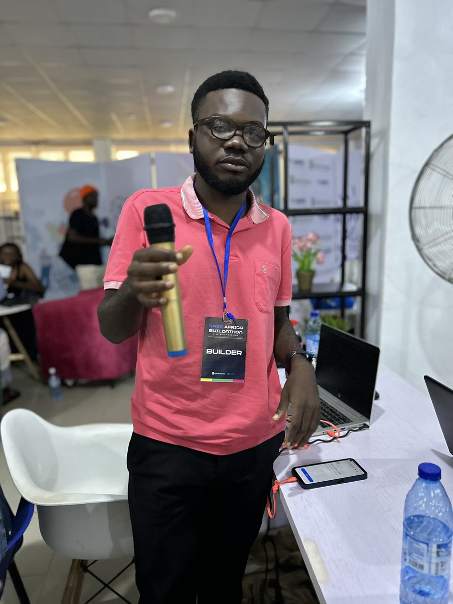 The3rdinternet's tweet image. Some of the amazing builders here shared their ideas at the ife hack day

#basedafricabuildathon #ifehackday @base @Sir_Damilare @CryptoStatuette