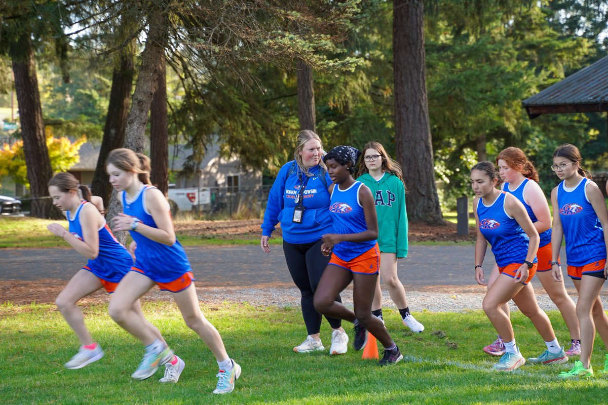 uw_ial's tweet image. Miranda Fickle is a full-time high school Health and Fitness Educator currently pursuing her master’s degree from the UW IAL M.Ed. program. Alongside her full-time job and coursework, she also coaches Girls Cross Country at Graham-Kapowsin High School.

#IALFAM