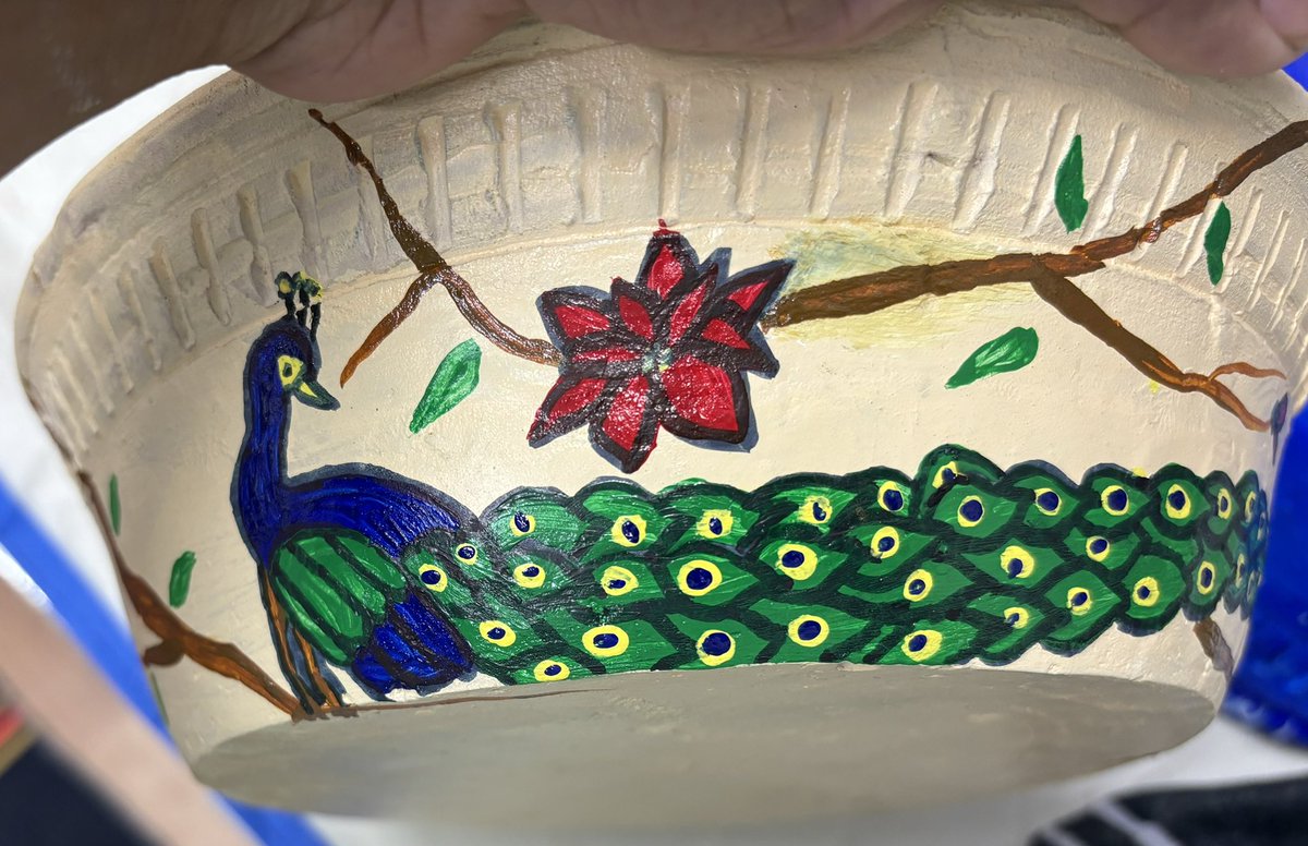artworkByDisha's tweet photo. Just completed my peacock pot painting! 🌈✨ Each stroke is filled with love and creativity. Can't wait to showcase it! #PeacockArt #PotteryPainting #CreativeVibes #ArtisticExpression #HandmadeWithLove #InstaArt #ArtCommunity #artisticjourney #potterypassion #creativehand #art https://t.co/9H9Rn7JmVN