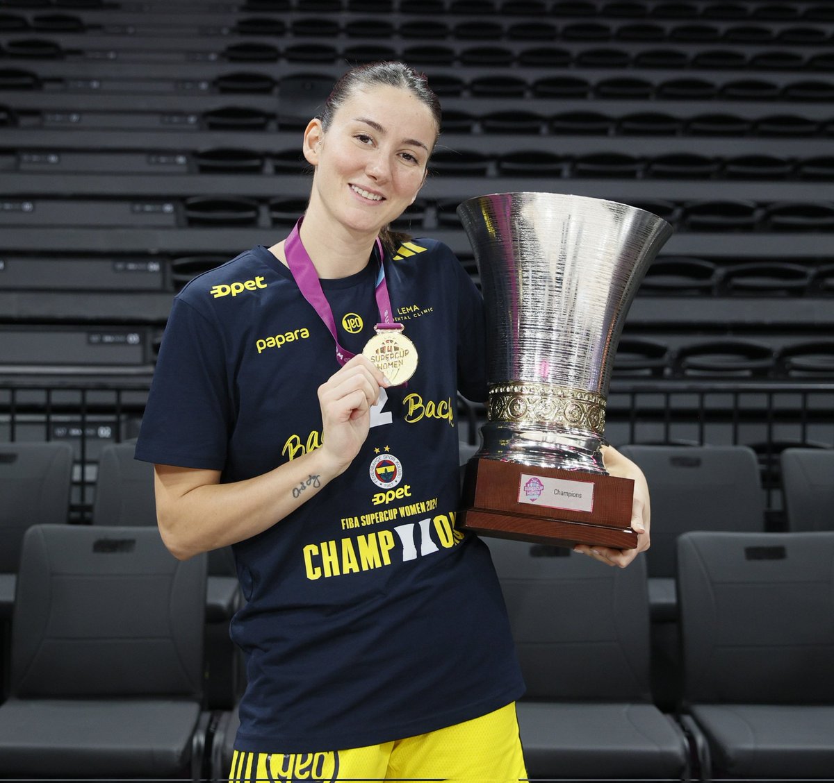 CoachRookie's tweet image. 🏆🥇 Olcay Çakır Turgut | @TurgutOlcayCakr

#SuperCupWomen #Fenerbahçe #PotanınKraliçeleri