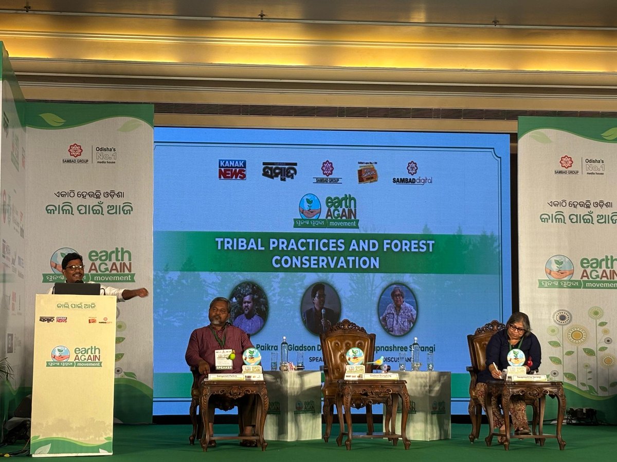 EarthAgain_IN's tweet image. At the "Tribal Practices and Forest Conservation" session, speakers Mrs. Swapna Sarangi, Mr. Gladson Dungdung, and Mr. Gangaram Parika, emphasized the deep connection between tribal communities, indigenous knowledge and forests. 

@sambad_odisha #EarthAgainConference