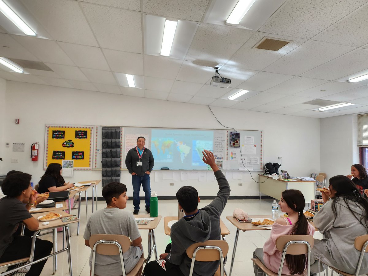 Woodland District 50 (@woodland50news) on Twitter photo Mrs. Monterroso invited a special guest to class to be a motivational speaker for her 8th Graders - her husband, Angel! He moved to the US from Peru when he was 14, and was an ESL student. The students asked him ??? about his educational journey & career. <a href="/WMS_50/">WoodlandMiddleSchool</a> #LifeintheW Mrs. Monterroso invited a special guest to class to be a motivational speaker for her 8th Graders - her husband, Angel! He moved to the US from Peru when he was 14, and was an ESL student. The students asked him ??? about his educational journey & career. <a href="/WMS_50/">WoodlandMiddleSchool</a> #LifeintheW