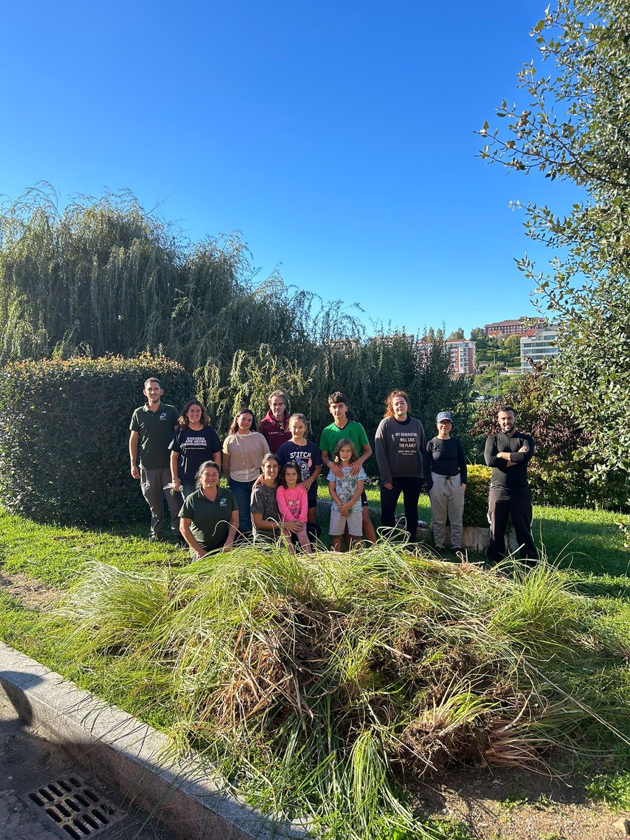 CAMPUS SALUDABLE 🍎🩸🚶‍♀️‍➡️| Última parada en la actividad de #voluntariadoambiental quitando plumeros, especie alergénica, con <a href="/stopcortaderia/">LIFE COOP Cortaderia</a> y <a href="/SEO_BirdLife/">SEO/BirdLife</a> <a href="/SDRnatural/">Santander Capital Natural</a> y una gente muy maja 

<a href="/unican/">Universidad de Cantabria</a> #DíaUniversidadesSaludables <a href="/unisaludables/">Universidades Saludables</a> 

¡Cartilla completada!