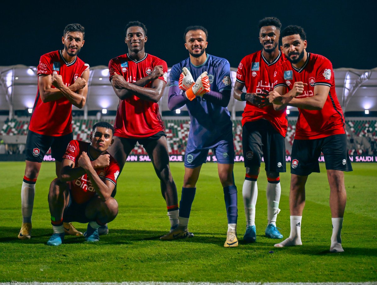 SUNYUR50's tweet photo. اللهم لك الحمد على الفوز الف مبروك لعشاق التحدي 
شكراً لكل داعم وعاشق شكراً لاخواني اللاعبين على الروح القتالية❤️❤️
😍❤️🤍🖤 https://t.co/VLm358N47l