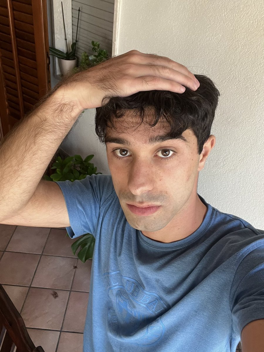 mart_rin's tweet image. 🩸from a shaving cut