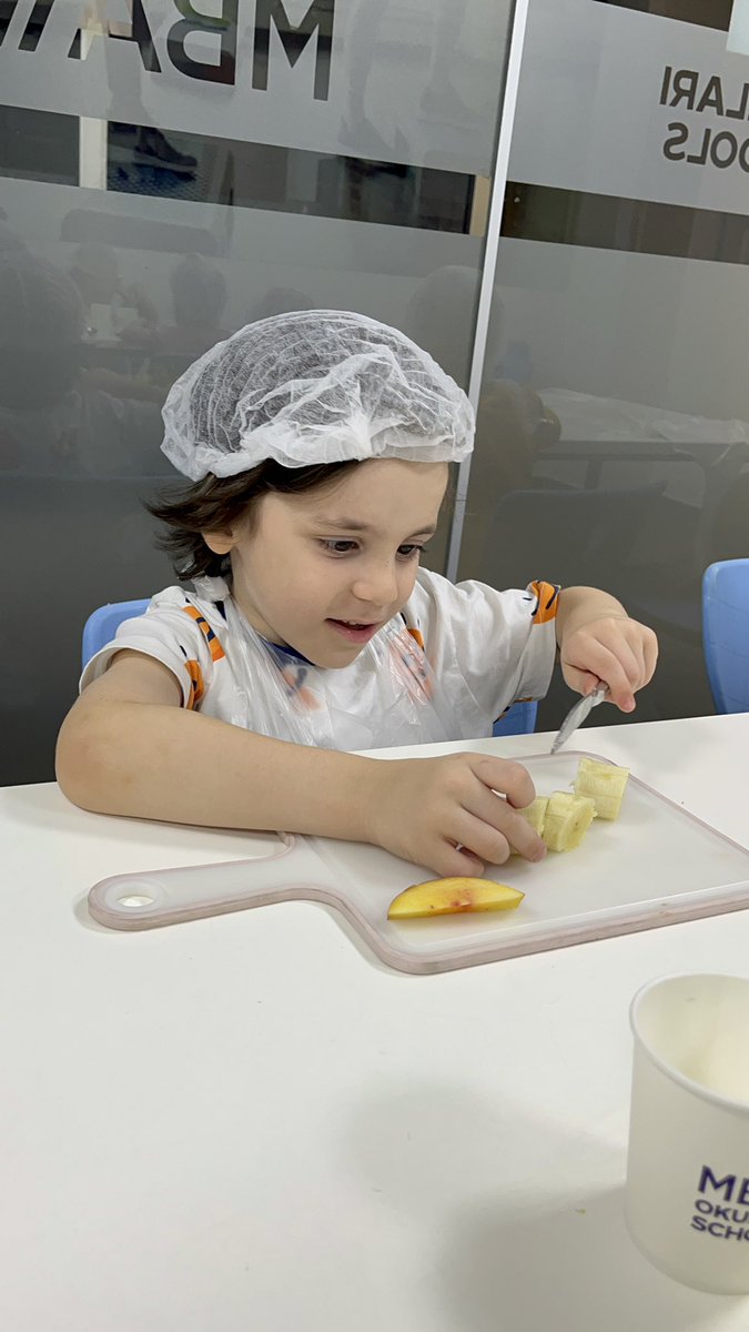 MerveSARIYILDZ's tweet photo. Gastronomi dersimiz 🧑‍🍳 👩‍🍳 
@eebruoruc @FundaOZTOPRAK76 @duyguozkankilic @ozkanay_ @aligundogdu44 @ayfer_bati  @mbaokullari   @perifilo @duyguozkankilic @DeryaOzkanYavuz @ersankurall https://t.co/F6EqzeWf5F