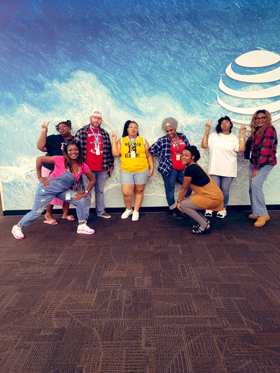 Lak_Shia's tweet photo. About yesterday, let’s go back, back into time! ‘90s &amp; ‘00s. #HustleHouse Legendary &amp; Fierce Leaders and New Hires #HustleHouse #TeamLegendary #TeamFierce https://t.co/cZGHFUyVlm