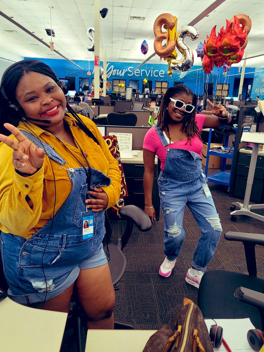 Lak_Shia's tweet photo. About yesterday, let’s go back, back into time! ‘90s &amp; ‘00s. #HustleHouse Legendary &amp; Fierce Leaders and New Hires #HustleHouse #TeamLegendary #TeamFierce https://t.co/cZGHFUyVlm