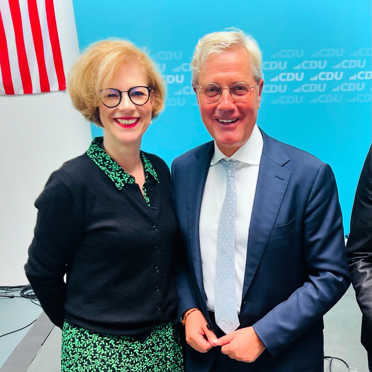 Festakt der #CDU Köln zum 34. Jahrestag der deutschen Einheit mit Dr. Norbert Röttgen <a href="/n_roettgen/">Norbert Röttgen</a> „Das frühere “Geschäftsmodell Deutschland”, das auf billigem Gas aus Russland, günstigen Vorprodukten aus China und Sicherheitsgarantien durch die USA beruhte, ist vorbei.“