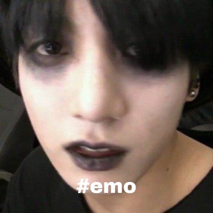 Hanlunita's tweet photo. Le creí a un hombre (Chan) no debí hacerlo... Al final era una broma y si hizo su live de cumpleaños, que duró 4 HORAS y me lo perdí https://t.co/d3pE9ZcBjD