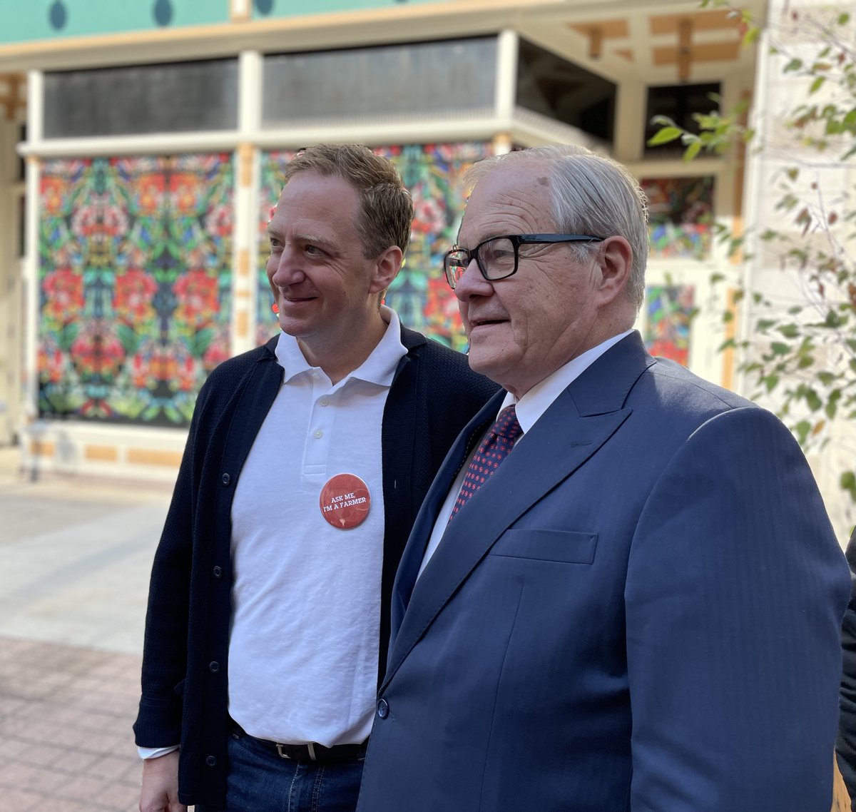 L_MacAulay's tweet photo. Dropped in to chat with poultry and egg farmers from across Canada at the annual Downtown Diner event in Ottawa this morning. These folks work hard to produce top-quality products, and I'm always proud to support them and defend our supply-management system. https://t.co/9NQzFyiHnJ