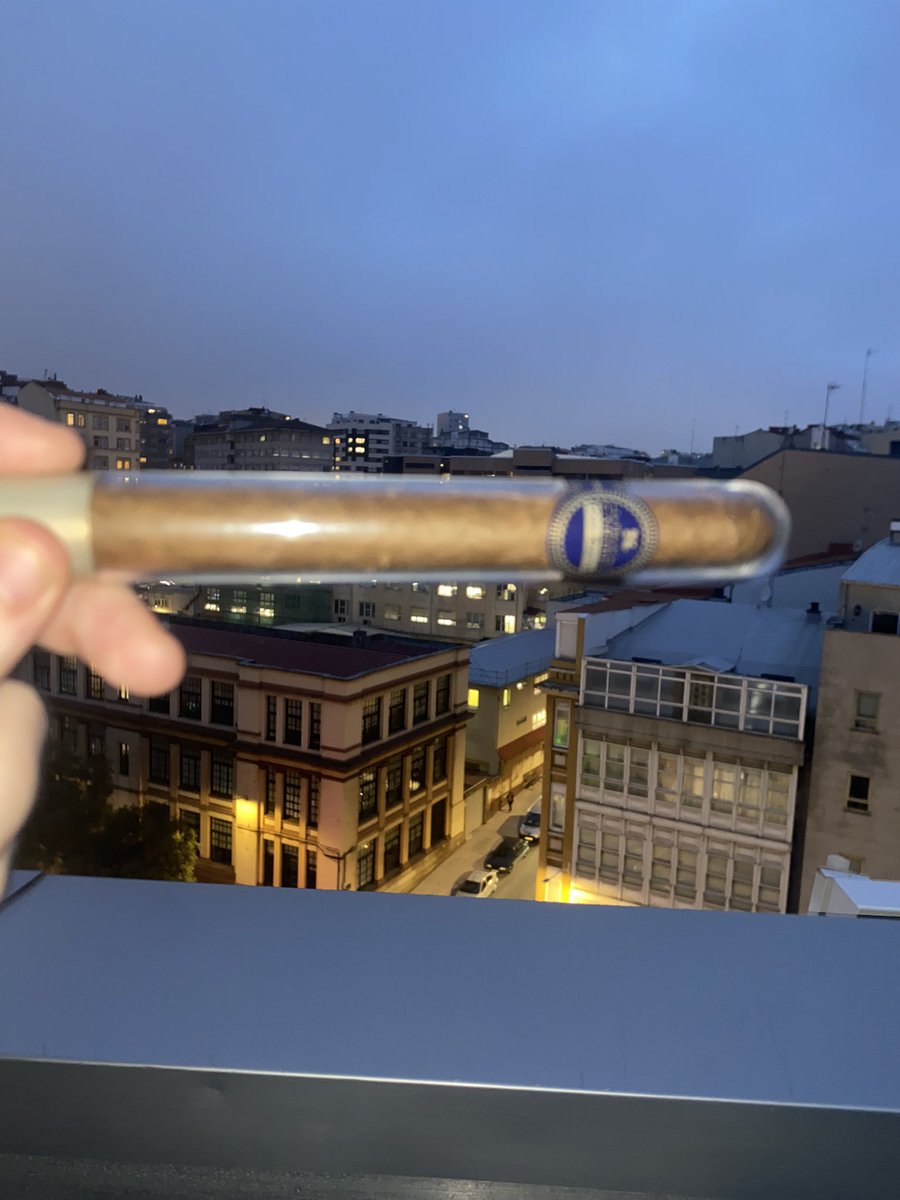 SojeeJs's tweet image. un purazo pal pecho