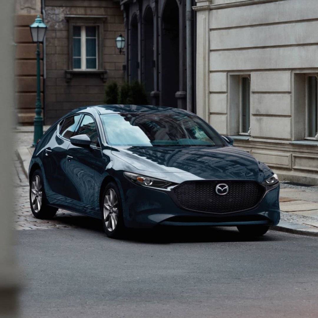 ph_mazda's tweet photo. El Mazda3 Hatchback 2025 es donde el poder se encuentra con la elegancia. Siente la emoción del motor turbo de 2.5 litros, disfruta el control del i-Activ AWD® y vive la tecnología avanzada como Alexa Integrado y Mazda Connect™. Cada viaje se eleva en Puente Hills Mazda. #Mazda3 https://t.co/D85oBBUvrs