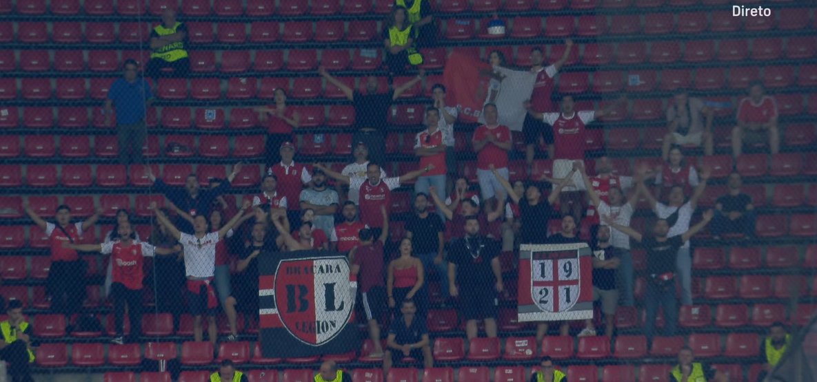 Ta a jogar o benfica?