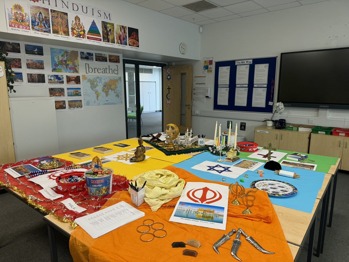 Miss M. Larsen tweet media