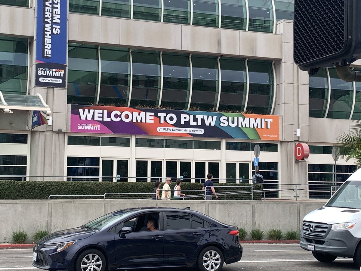 tinker_tree's tweet image. Let’s get this party started! #PLTWsummit