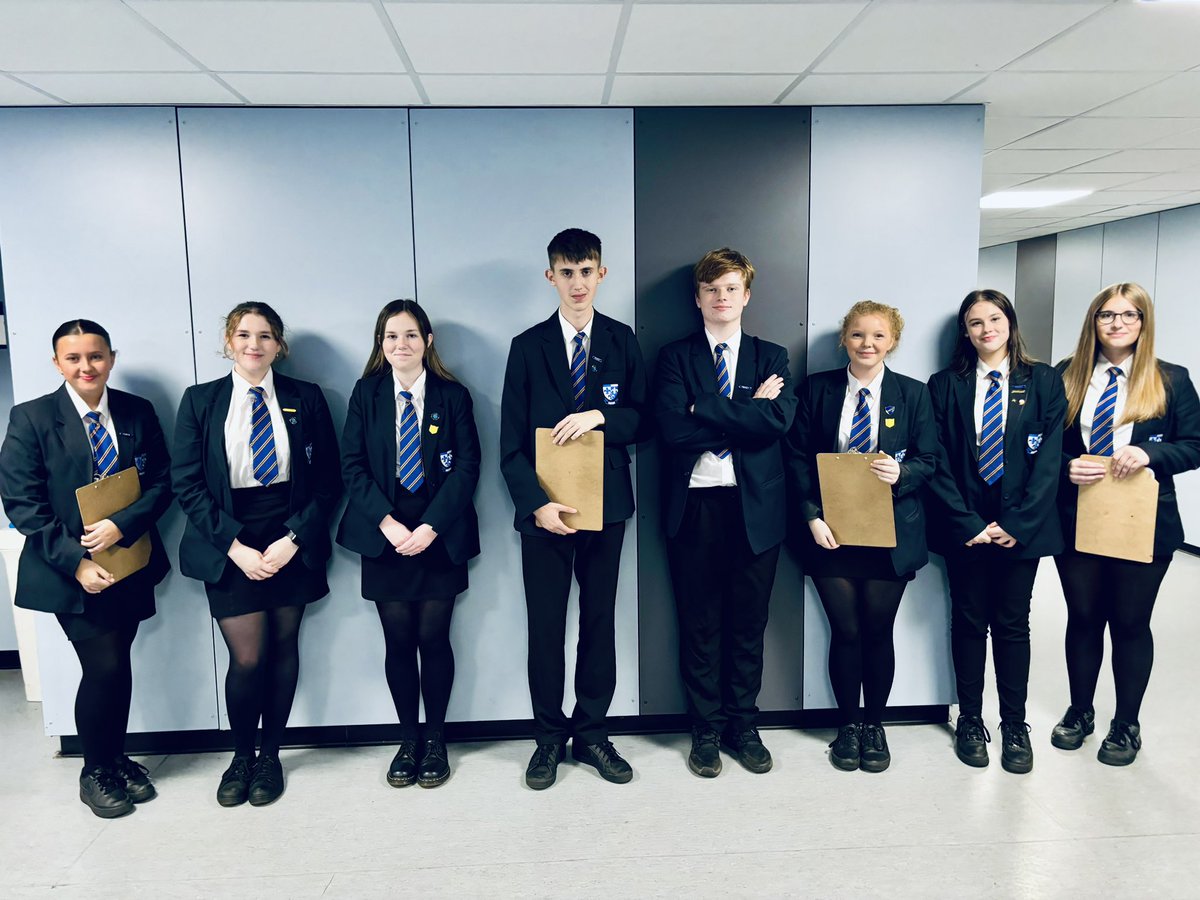 Miss Carson tweet media