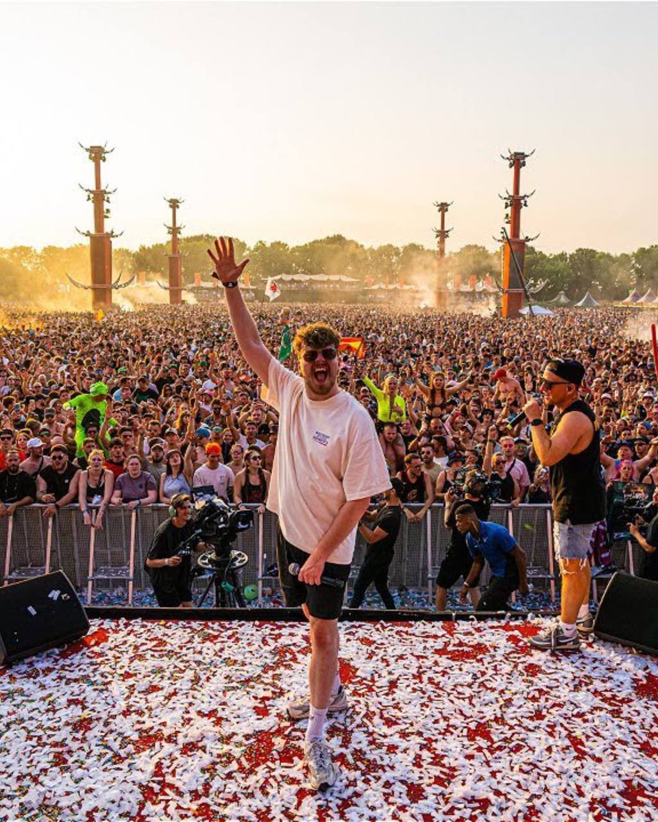 Festseasonmedia's tweet photo. Vertile is the Defqon.1 2025 anthem creator ⚔️

(📸 via @Q_dance) https://t.co/nkGXsVIHSy