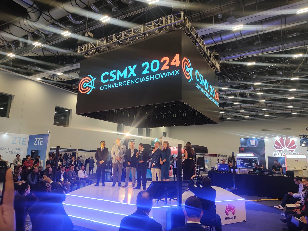 weeziesoftware's tweet photo. ¿Ya visitaste el stand de XCONEX en la CSMX 2024 para conocer nuestro software de gestión de redes de fibra? No esperes más. Descubre cómo nuestra solución GIS todo en uno puede transformar tus operaciones 🚀 

#CSMX2024 #ConvergenciaShowMX #FiberConnectMexico https://t.co/OTS94BFNxV