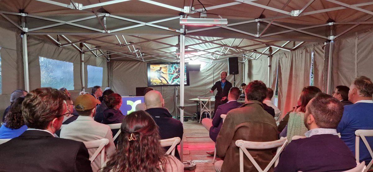 Oniryx (@oniryxict) on Twitter photo Superbe événement au Manoir Blacksheep Tribes en présence de John-John Dohmen.
🏒 Il a évoqué ce que l’intelligence collective a apporté à l’équipe nationale de hockey. 
L’autre conférence d’Oniryx : « quand l’Intelligence humaine rencontre l’intelligence artificielle. Superbe événement au Manoir Blacksheep Tribes en présence de John-John Dohmen.
🏒 Il a évoqué ce que l’intelligence collective a apporté à l’équipe nationale de hockey. 
L’autre conférence d’Oniryx : « quand l’Intelligence humaine rencontre l’intelligence artificielle.