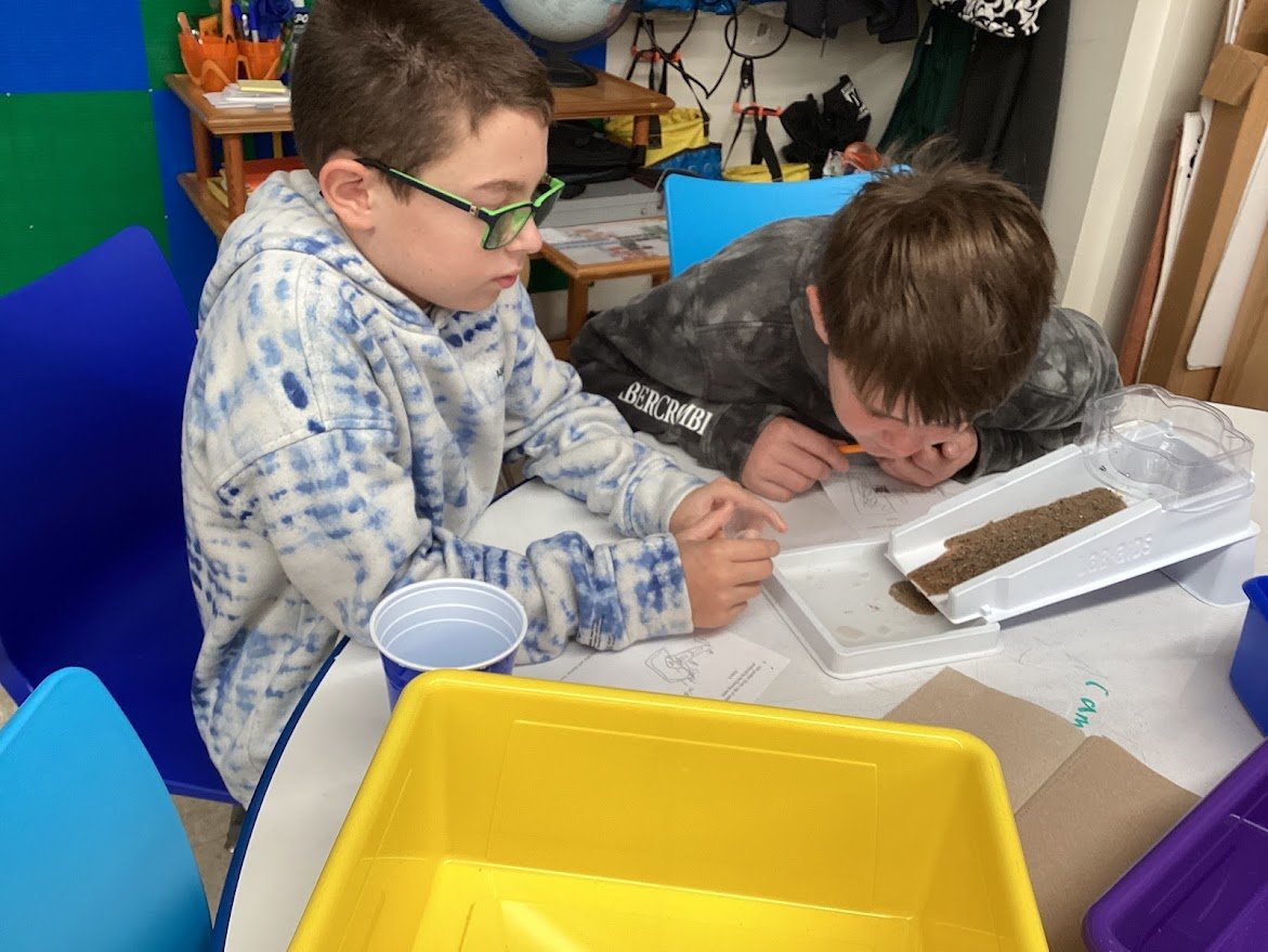 JKSTEAMLAB's tweet image. 4th Graders have hands-on experiences when completing an Erosion Science Lab  in STEAM and visiting Conesus Lake to see Erosion Prevention in real-life!
@BataviaJK