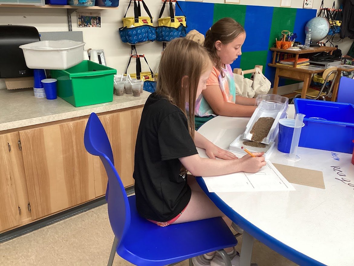JKSTEAMLAB's tweet image. 4th Graders have hands-on experiences when completing an Erosion Science Lab  in STEAM and visiting Conesus Lake to see Erosion Prevention in real-life!
@BataviaJK