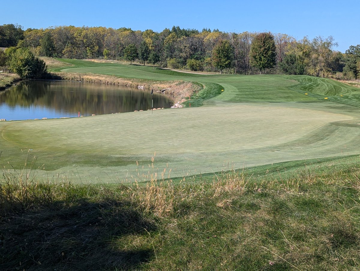 nice and shiny  perfect fall golf.  Annual Hawks hard course today.  My advice is don't be above the hole