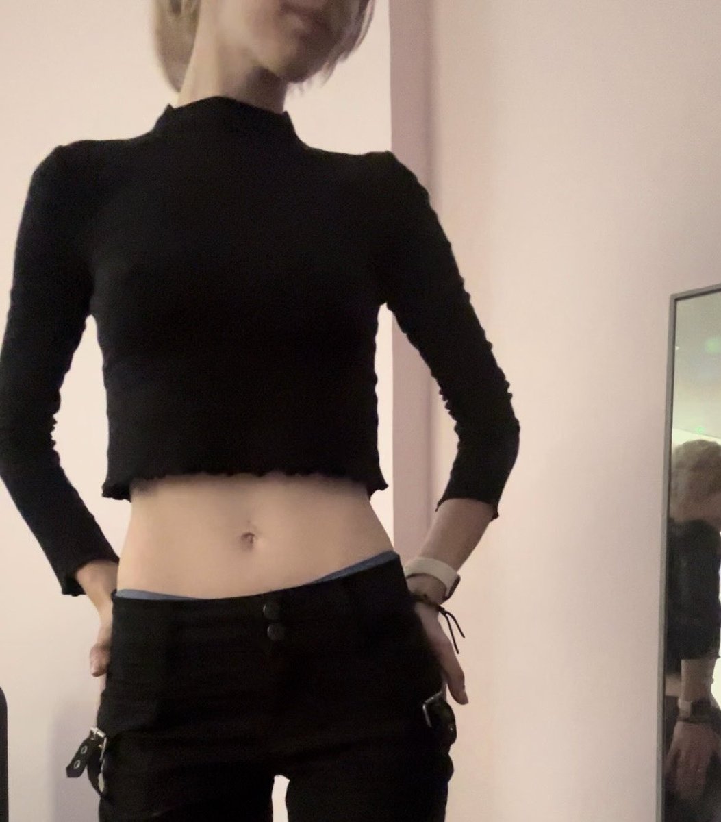 melonwisp's tweet photo. bmi guesses ?? :’D lolol i am 170/5’7 for reference!!! https://t.co/OHI2ggCnme