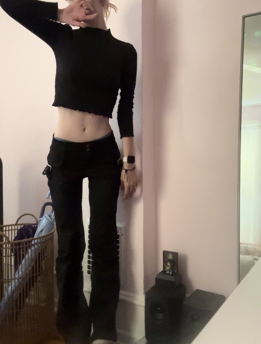 melonwisp's tweet photo. bmi guesses ?? :’D lolol i am 170/5’7 for reference!!! https://t.co/OHI2ggCnme