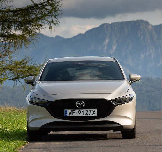 GilAutomocion's tweet photo. Las escapadas de septiembre  redefinen la elegancia con el #Mazda3. 

#FelizJueves #GilAutomoción #Alcalá #torrejón #coches #ExperienciaDeConducción #sostenibilidad https://t.co/QlGflzBxwz
