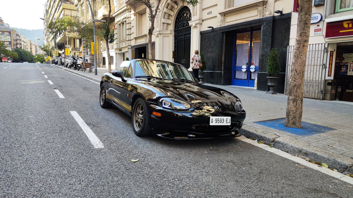 Exactly today, october 3, marks 5 years since I bought my beloved Mazda  MX-5 Miata, Godzi.🎉🎊🥳 And still is the best thing I've ever done in my life.
This car made me open up to people, hang out more, learn mechanics and driving skills, etc. It's the best car I'll ever own.❤️