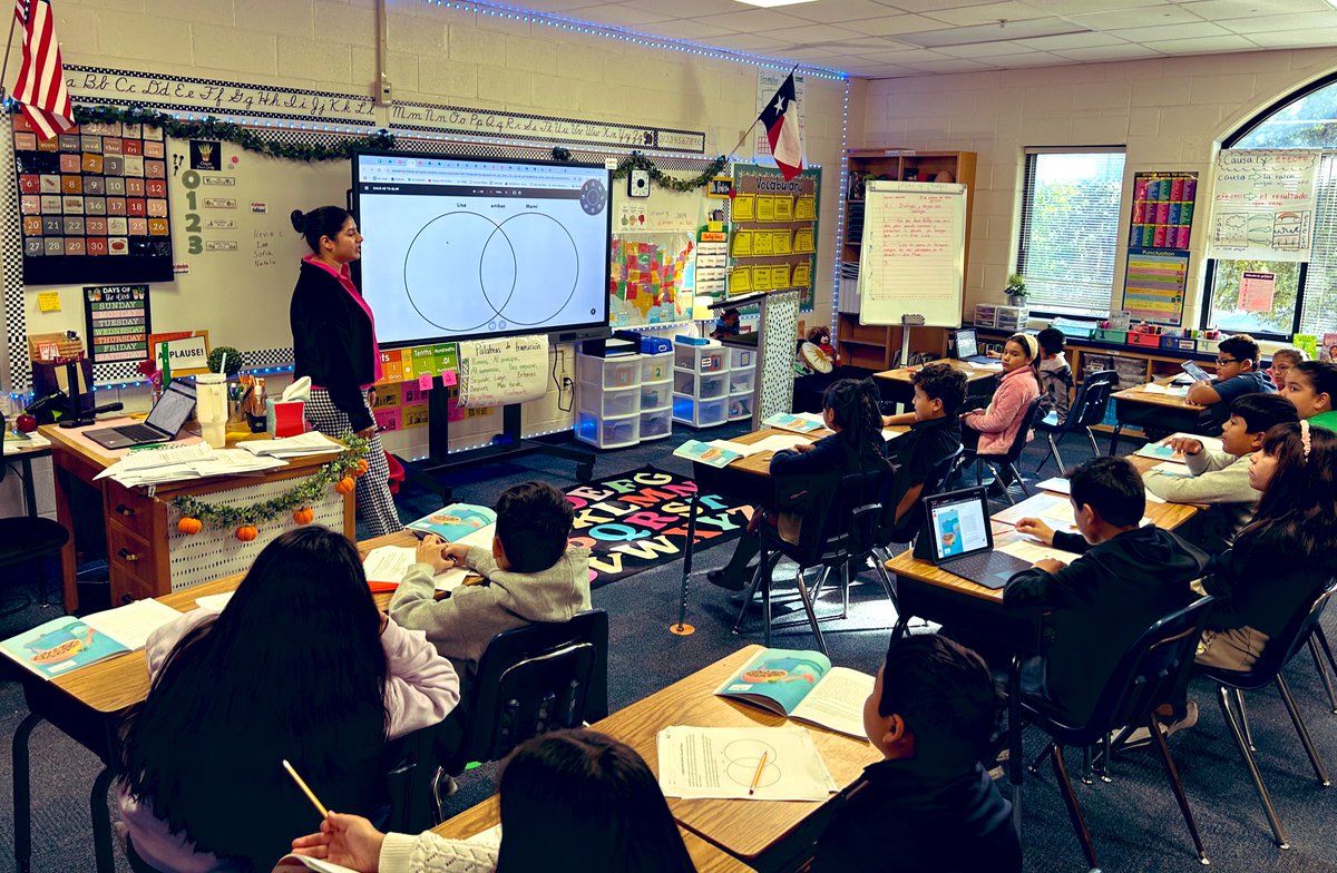aalonso_FWISD's tweet image. Our @MeadowbrookFW 🦬 Leaders building on understanding how different stories are alike and different. Keep up the HEART 💜 and GREAT 🤩 work!  #AnalyzingTexts #ComparingandContrasting @FWISDCareers @FortWorthISD