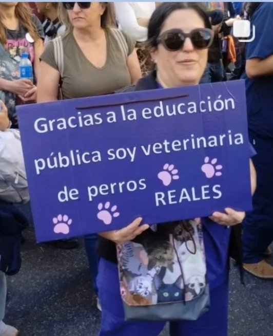TravelerManolo's tweet photo. #MarchaFederalUniversitaria
#MileiMogolico 
Los mejores carteles de la marcha https://t.co/TqTOEoHs28