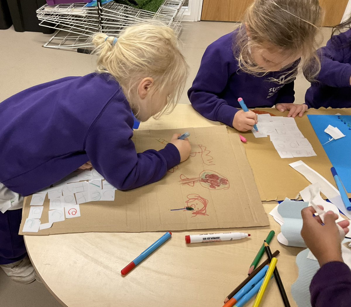 SuttonHighEYFS's tweet image. Our creative team was hard at work today. A Sutton High girl is fiercely independent. @SuttonHighGirls @PSHeadSutton @GSAUK @SuttonHighGirls @ABCMagazineUK @Apple