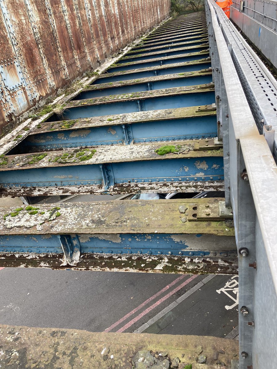 Olszewski_RJO's tweet photo. Really good to get briefed on @CamdenHighline by Simon @pitkeathley, while walking the #Highline itself. 

A fantastic project that will be a great addition to Camden’s open spaces when completed. 

And great to be trackside again; first time since I was a railway guard. https://t.co/5TtteFcnPk