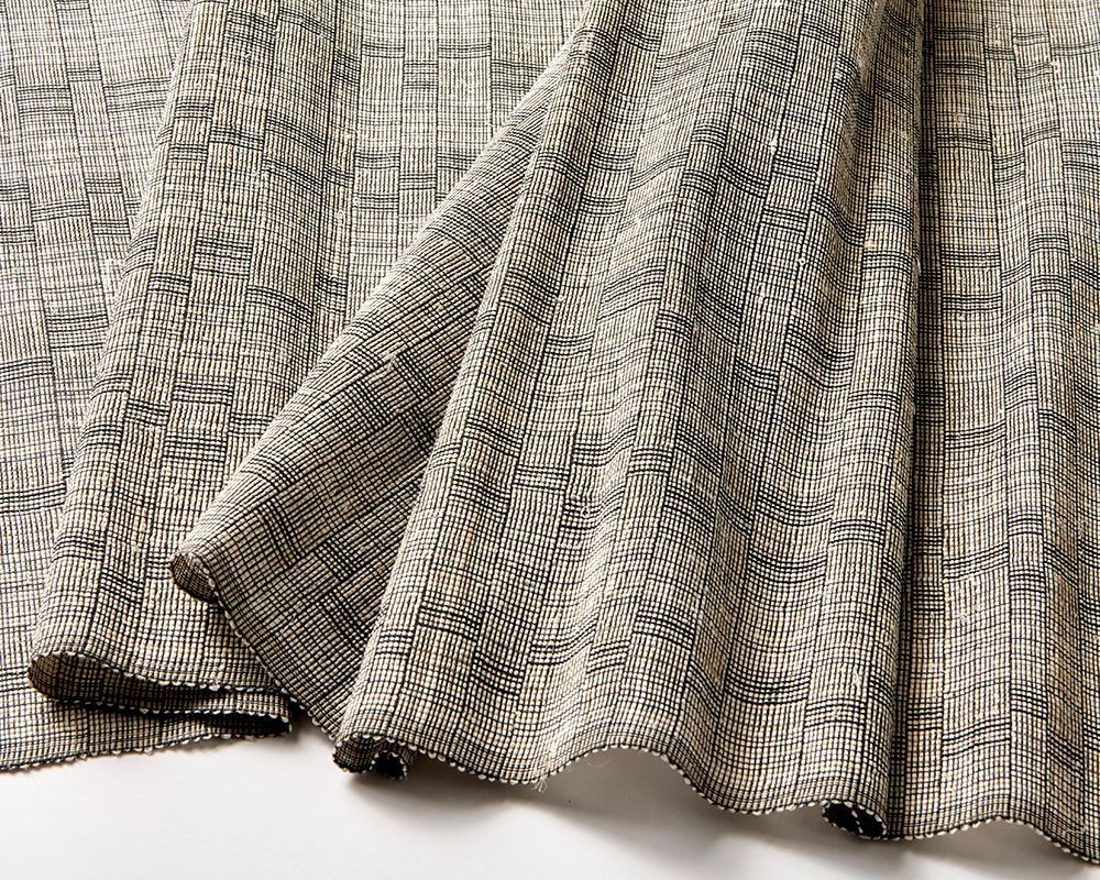ConradShades's tweet photo. Kata, Weave No. 2321
Our Kata shade invokes the dyeing and weaving traditions of Japan, offering a bold architectural pattern that captures the complexity of nature’s realm in modern form.

#TheOriginal #Handwoven #Shibui #Newcollection https://t.co/PBIabDDHK9