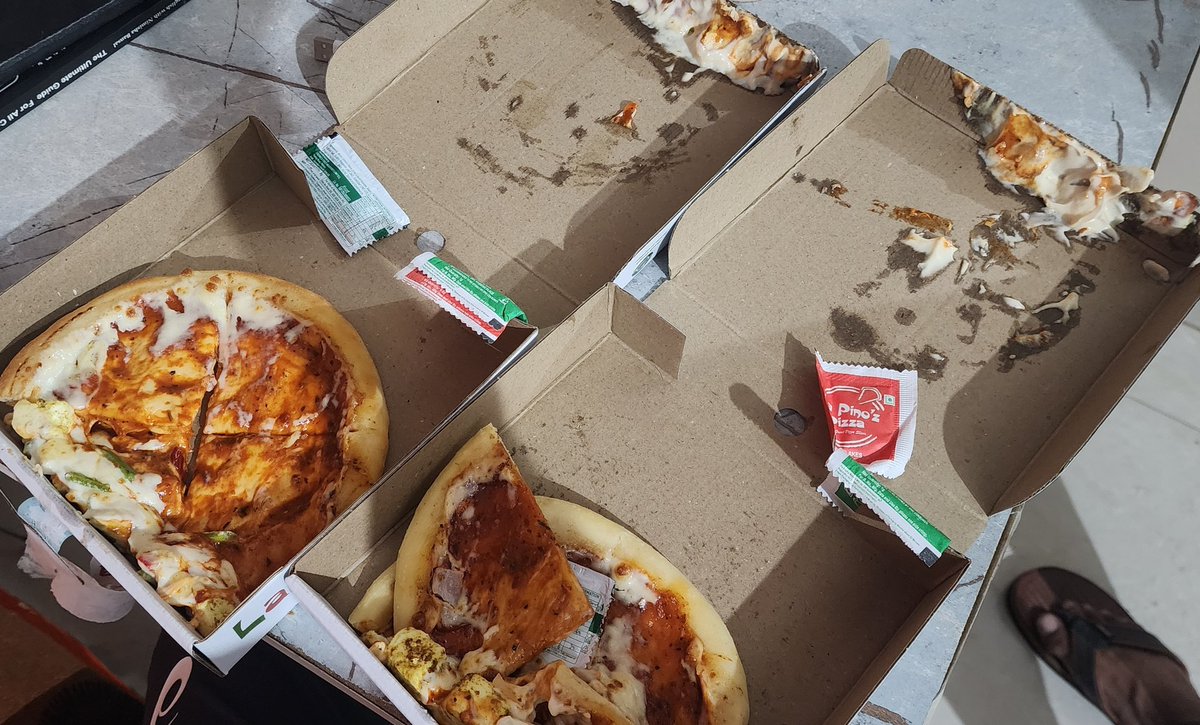 twt_Aryan's tweet photo. @Swiggy @SwiggyCares , I ordered a pizza and it's the 5th time it arrived in terrible condition! The cheese was all over the box. You've never taken any action on this. Is this the service I can expect? Please address this issue! #SwiggyFeedback #worst #service https://t.co/UROzD0s1Kk