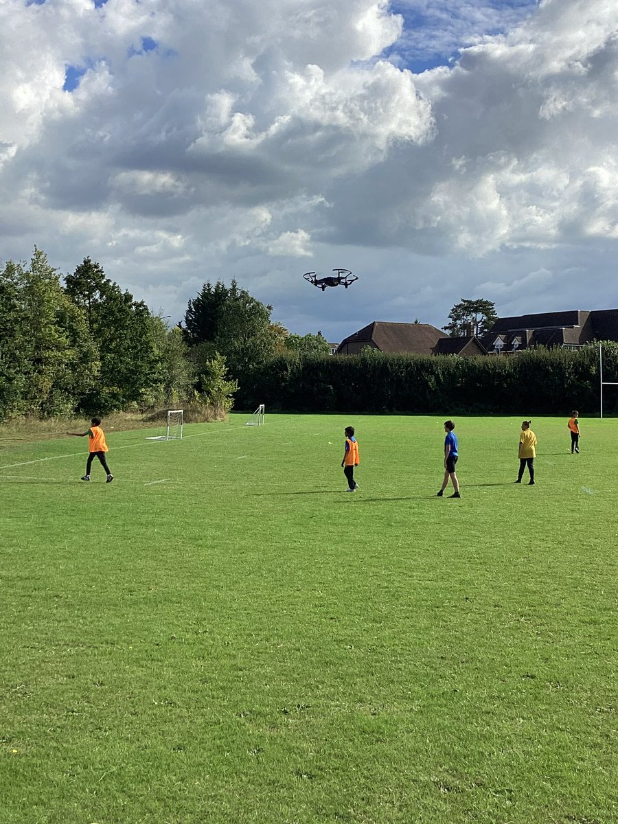 Damian_PE10's tweet image. Great to be able to use the drone with the boys today! Looking at spacing and how we attack in football. #pegeek @DesboroughSch @MrMPritchard